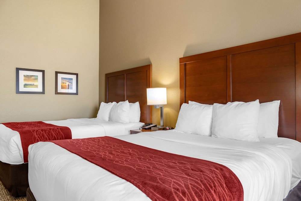 Comfort Inn & Suites Augusta KS 4/31