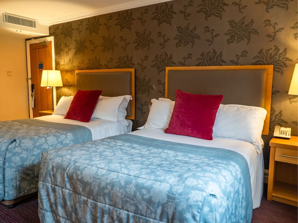 ROOM, 2 DOUBLE BEDS