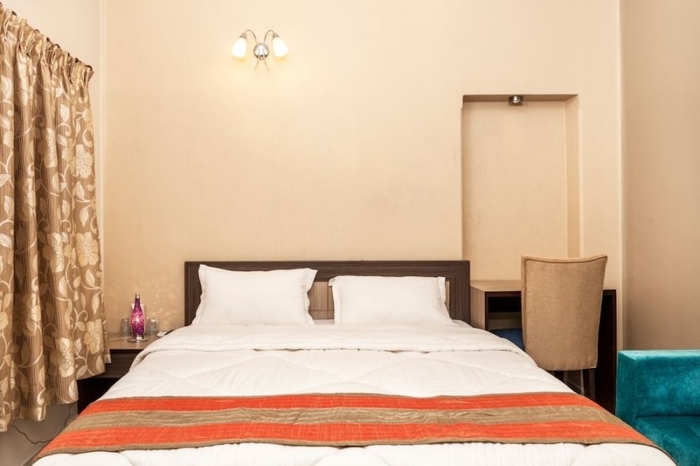 Simi International - The Imperial Guest House 3/20