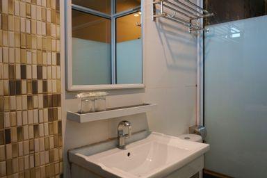 Express, Twin Beds