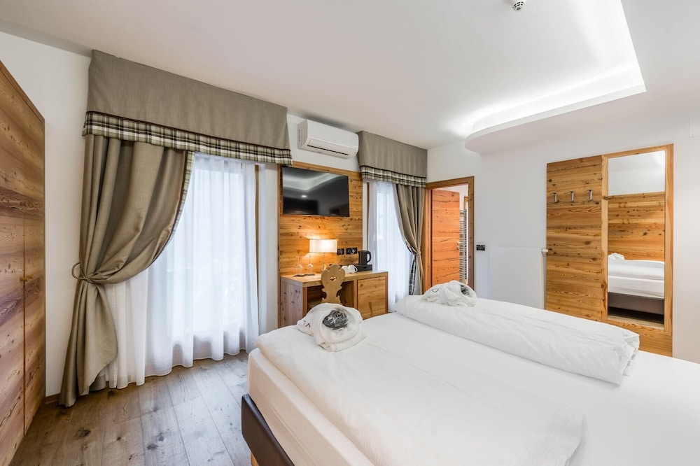 Hotel Palace Ravelli 20/83