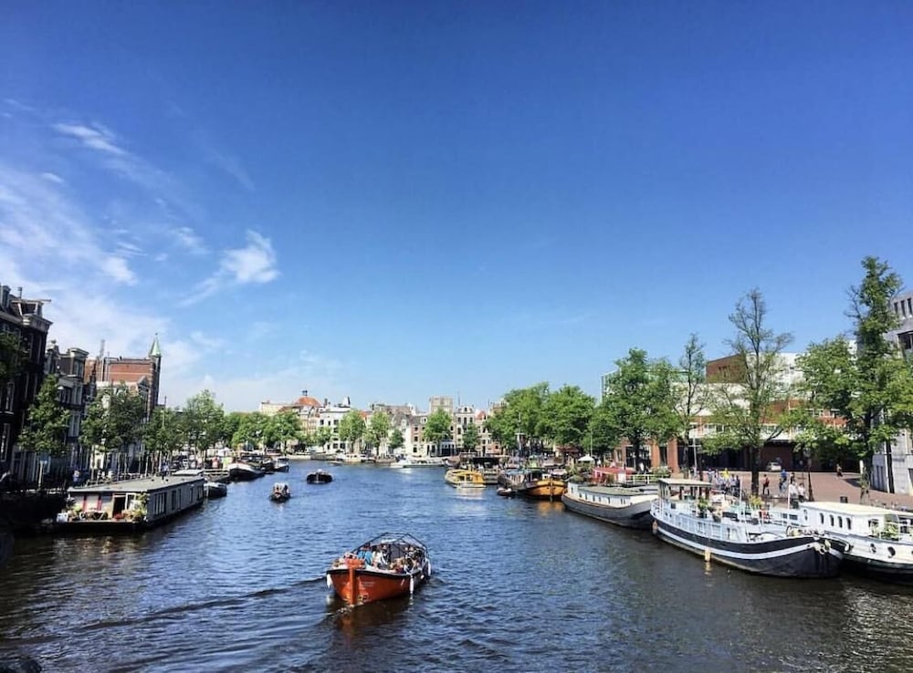 Facade Hotel Amsterdam 31/44