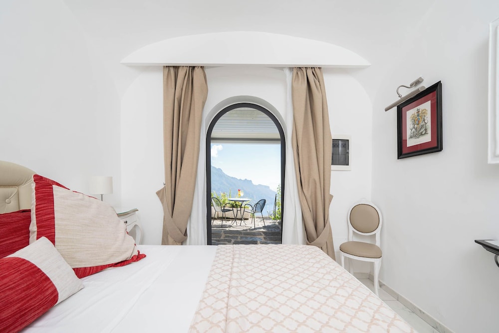 SUPERIOR, DOUBLE BED, SEA VIEW, TERRACE