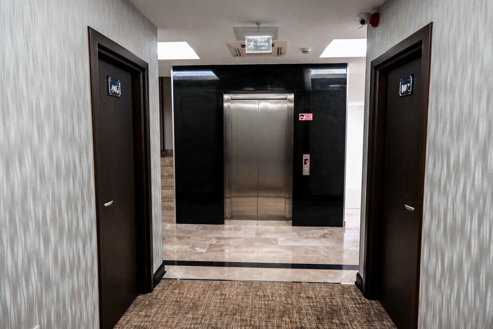 Dimen Hotel 26/37
