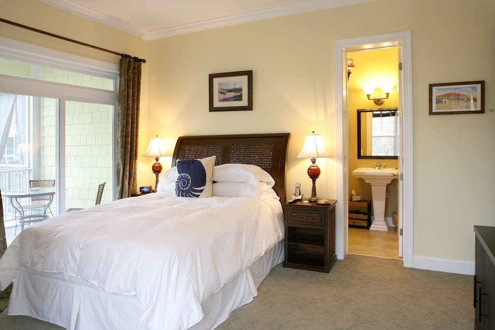 Water S Edge Inn 7/23