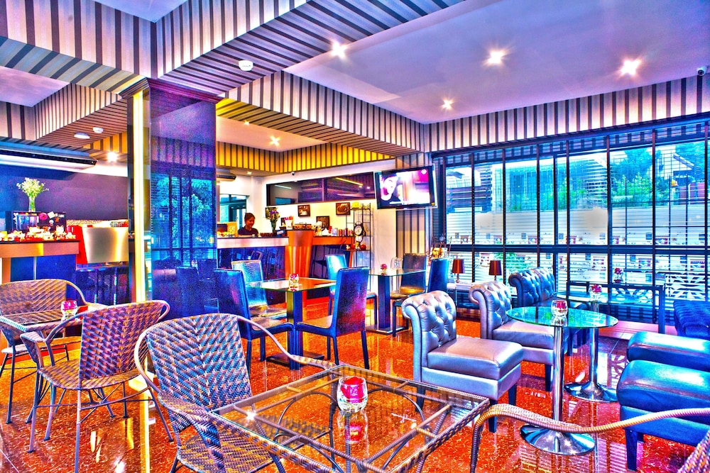 Chateau de Sukhumvit 46/52