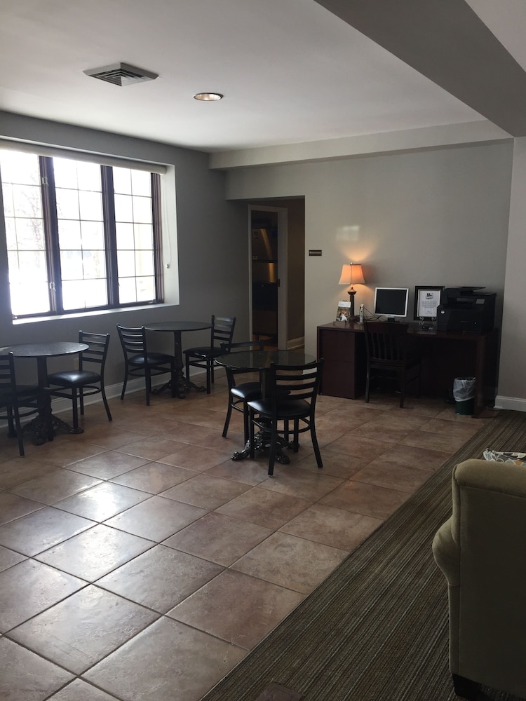 Belvedere Inn 28/42