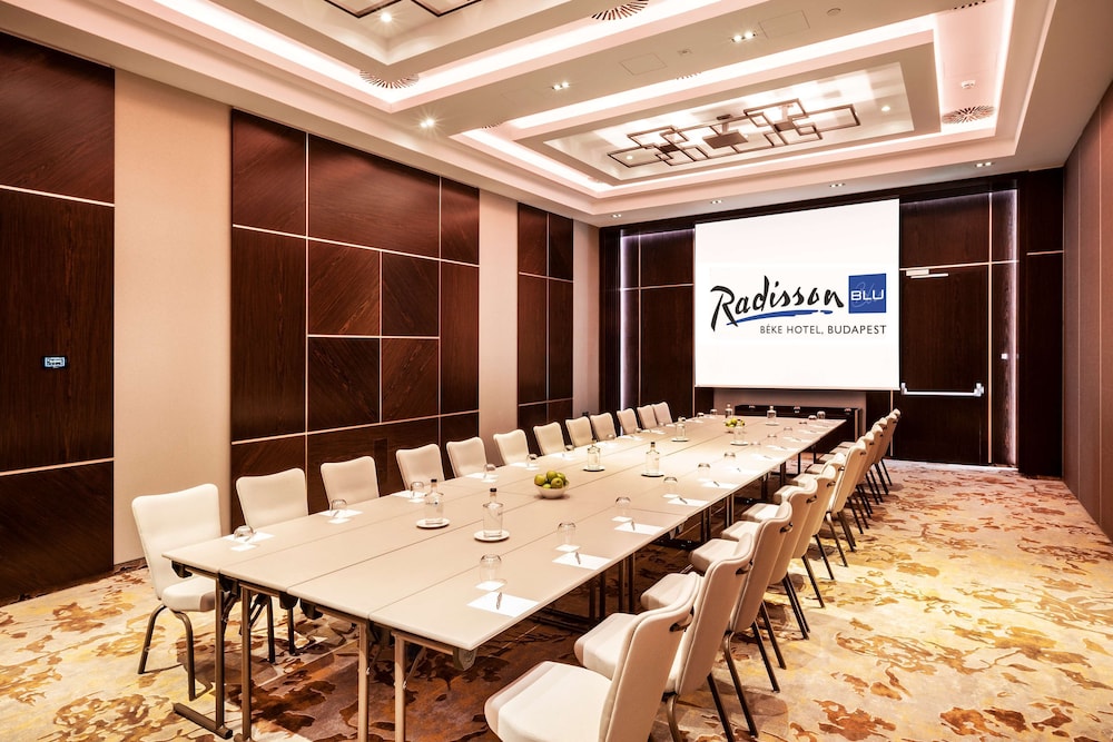 Radisson Blu Beke 66/70