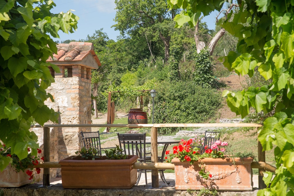 Le Anfore Agriturismo 61/70