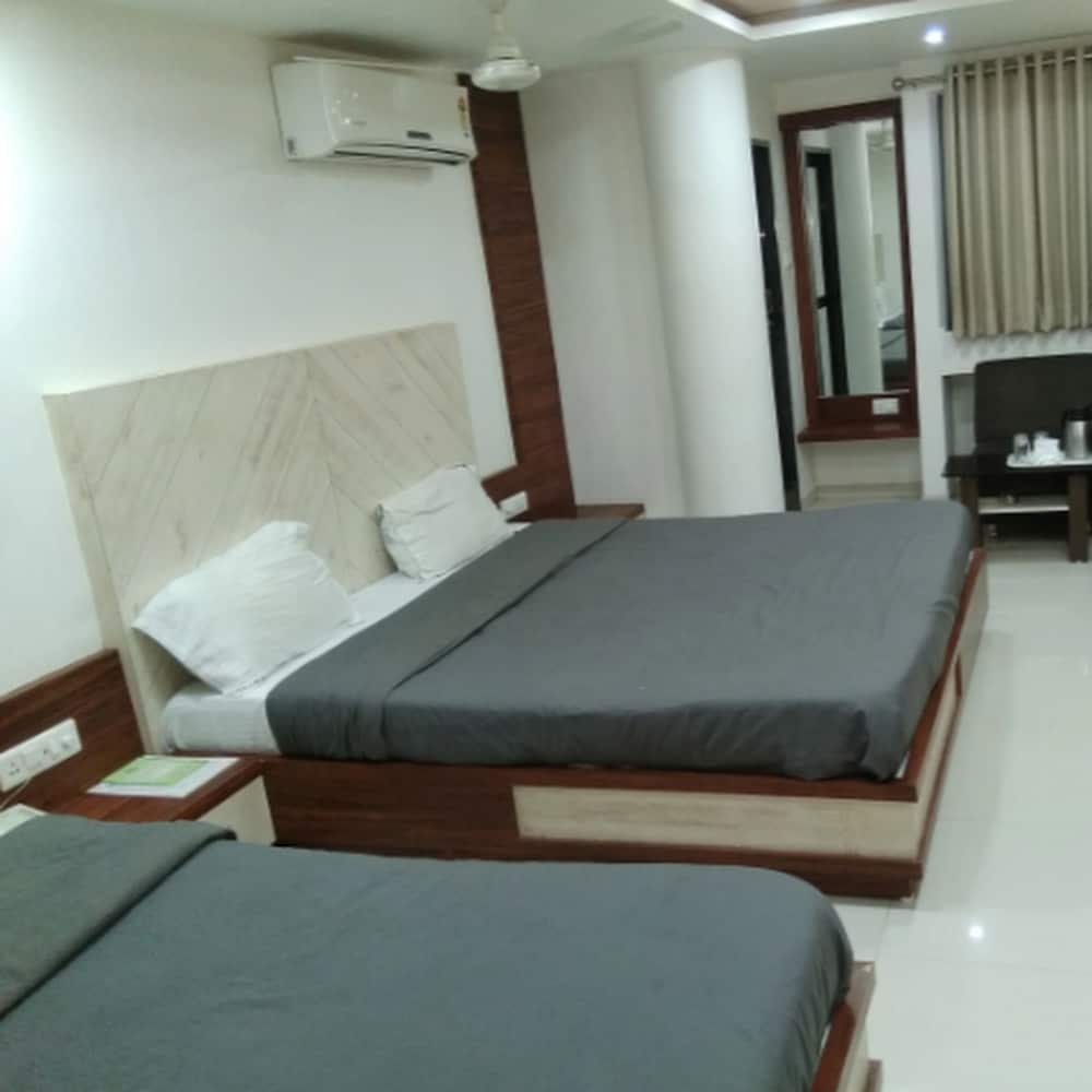 HOTEL AMBER 26/46