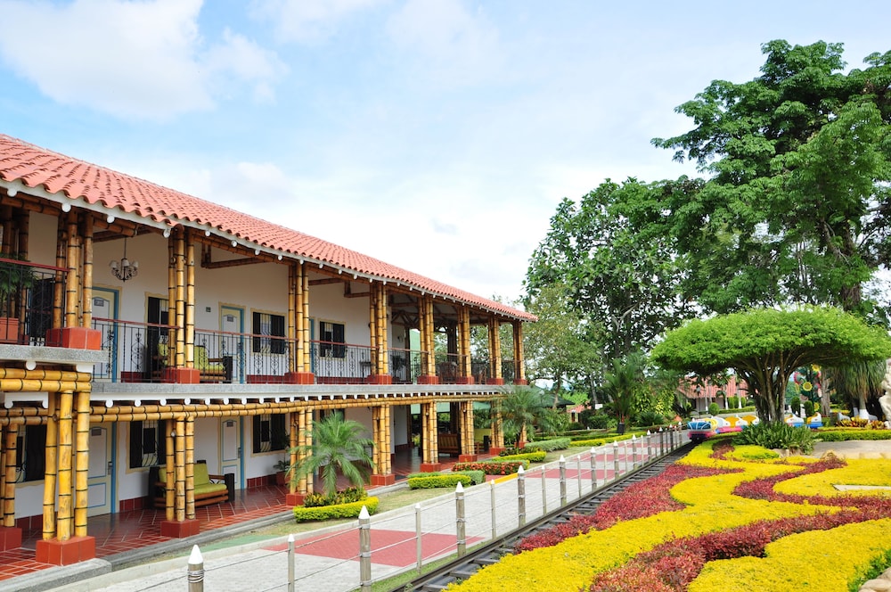 Hotel Campestre Las Camelias 13/71