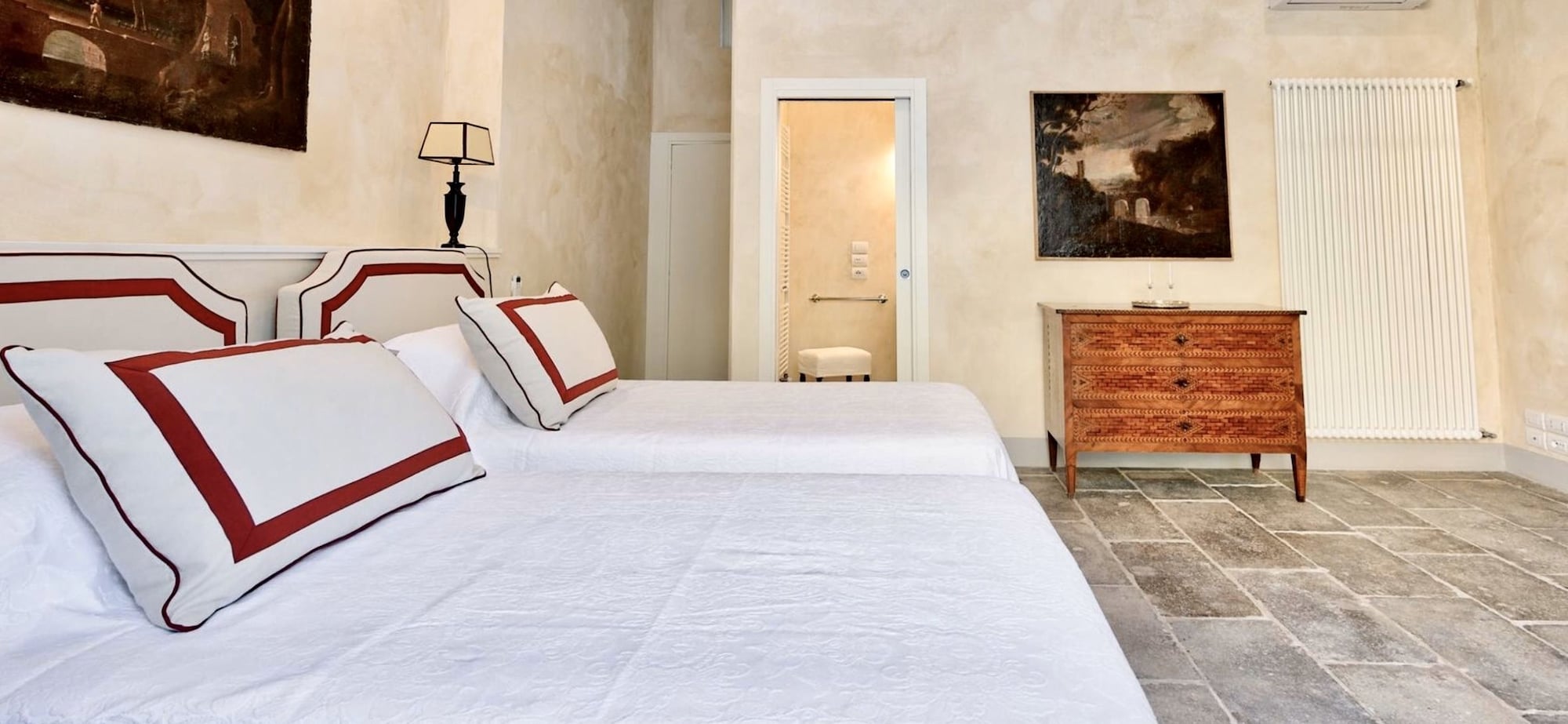 ROSSA, SUPERIOR, SUITE, TWIN BEDS