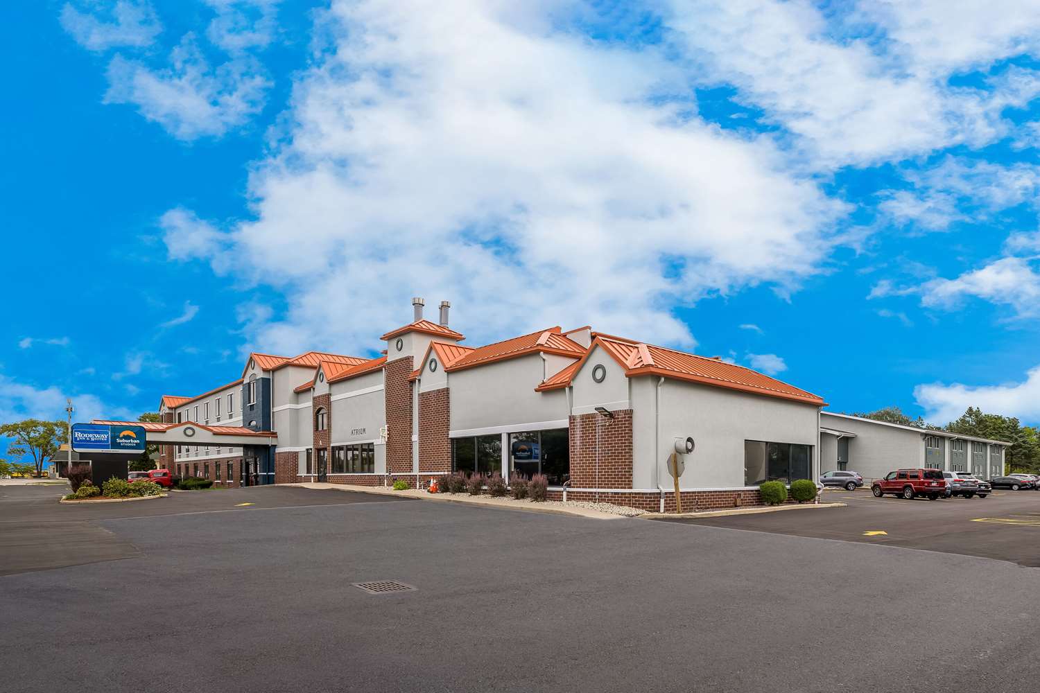 Suburban Studios Milwaukee Airport 3/25