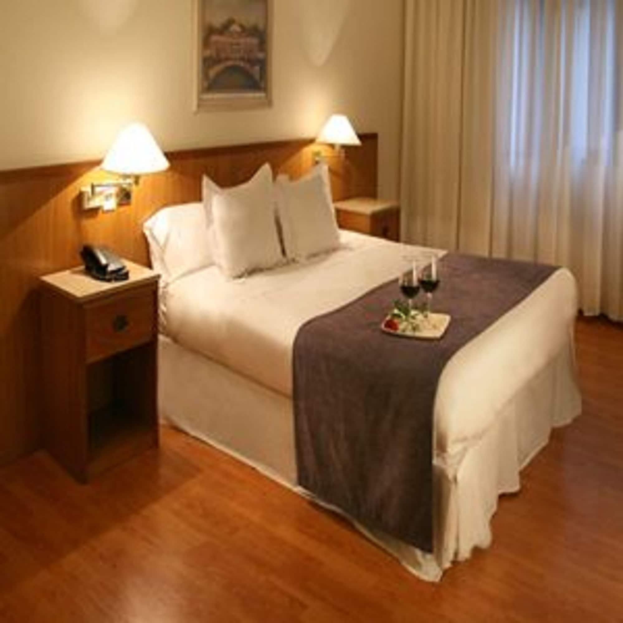 junior suite, multiple beds