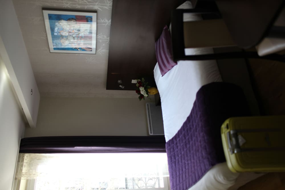 Alane Hotel 30/57