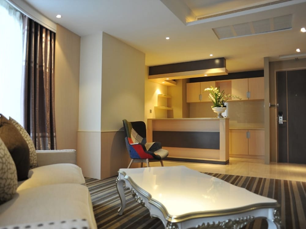 The Bazaar Hotel Bangkok 32/77