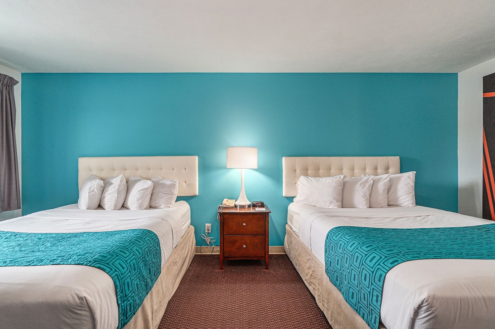 Howard Johnson by Wyndham Traverse City 13/47