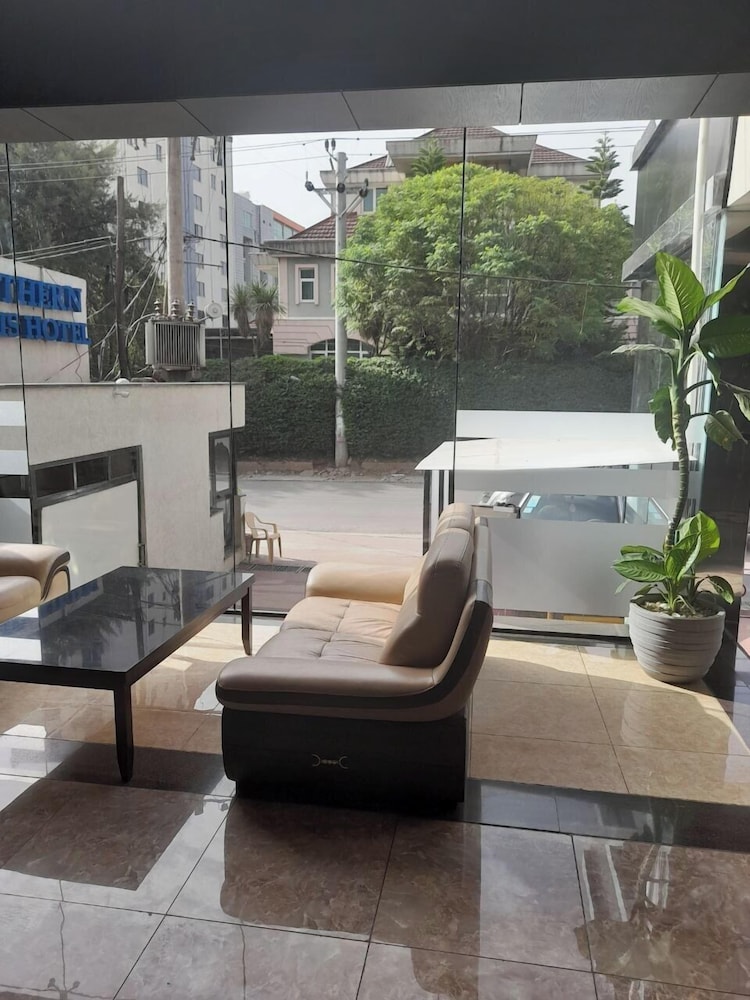 Southern Addis Hotel 23/37