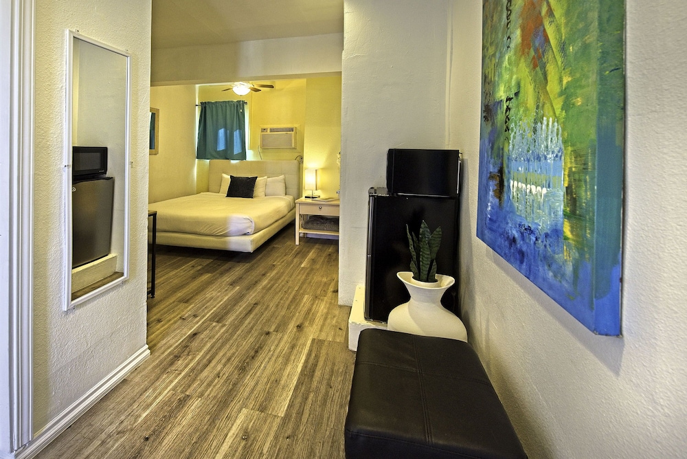 Inn at Palm Springs 51/69