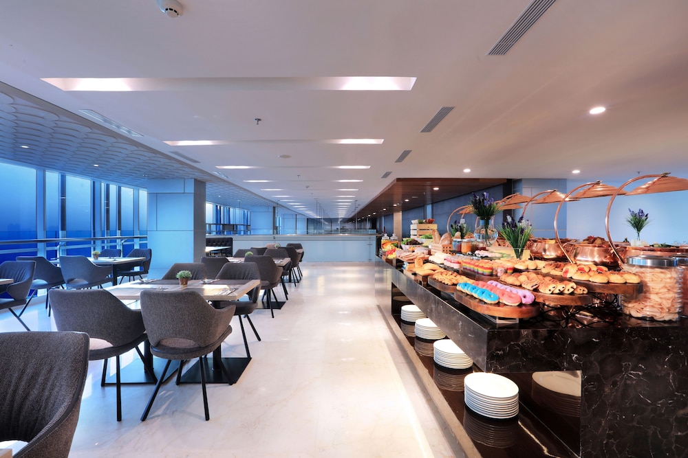 Aston Kartika Grogol Hotel and Conference Center 29/42