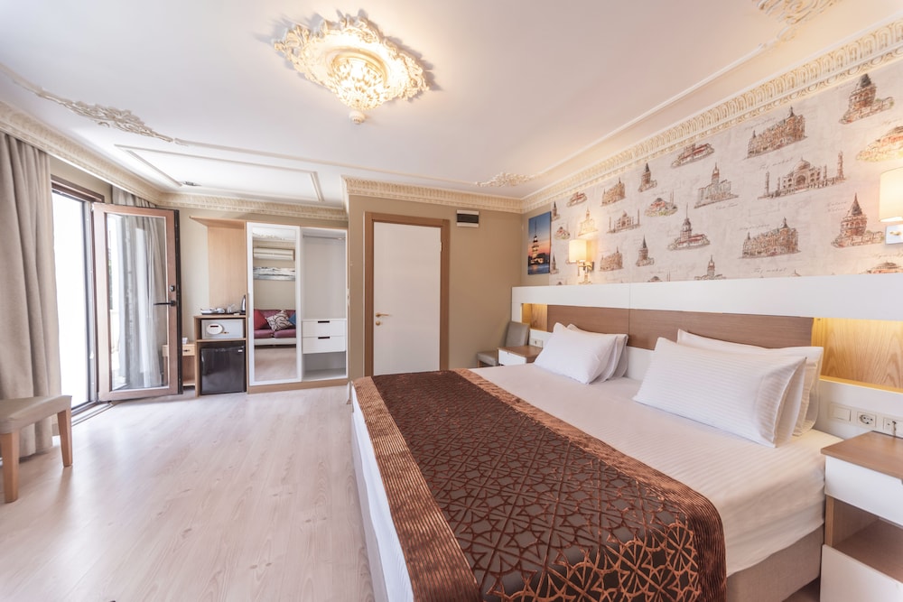 TAYA HATUN HOTEL 28/62