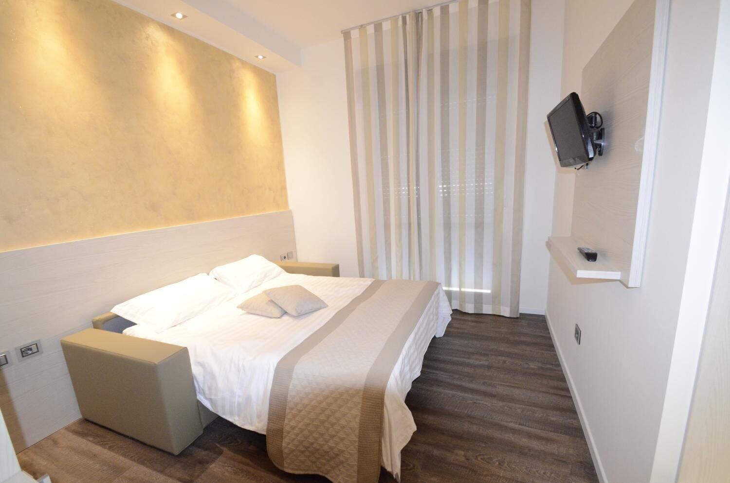 Hotel Piccadilly 10/44