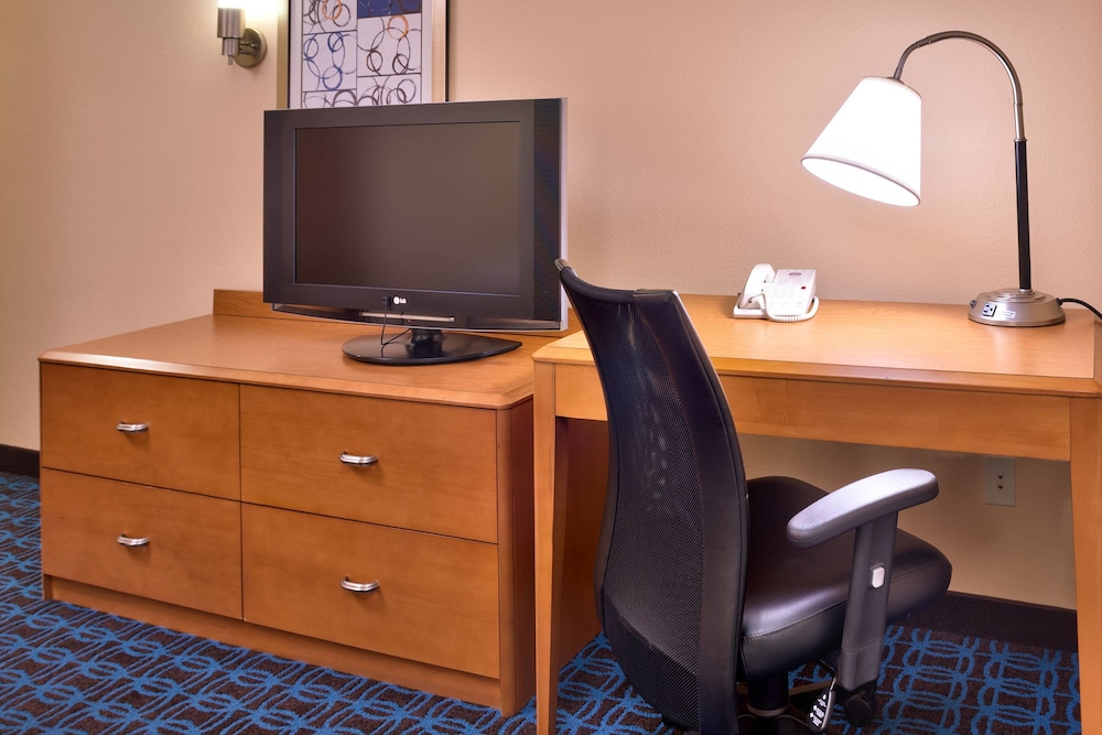Fairfield Inn Suites Gillette 18/24