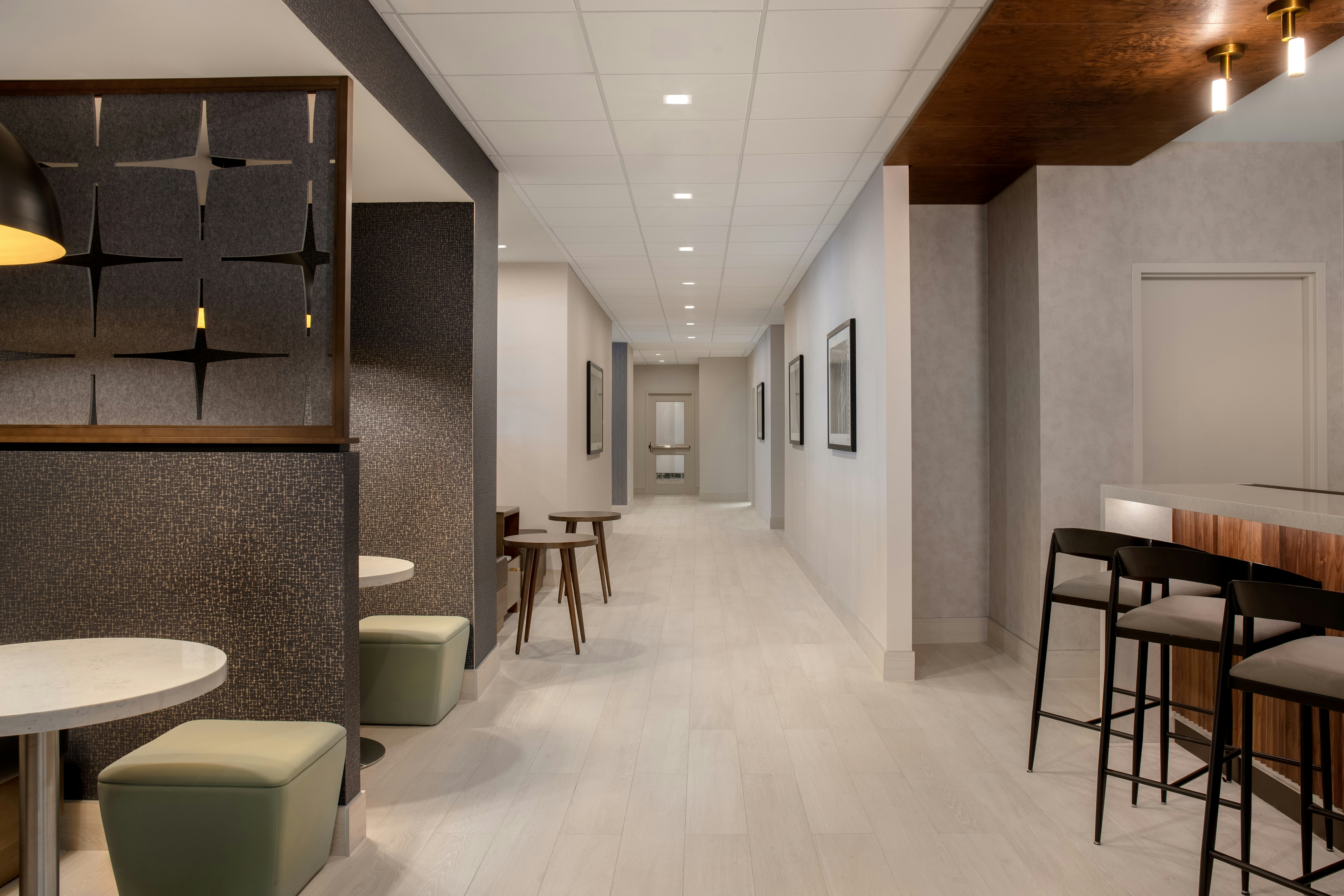 Hampton Inn by Hilton Winnipeg Downtown 20/20