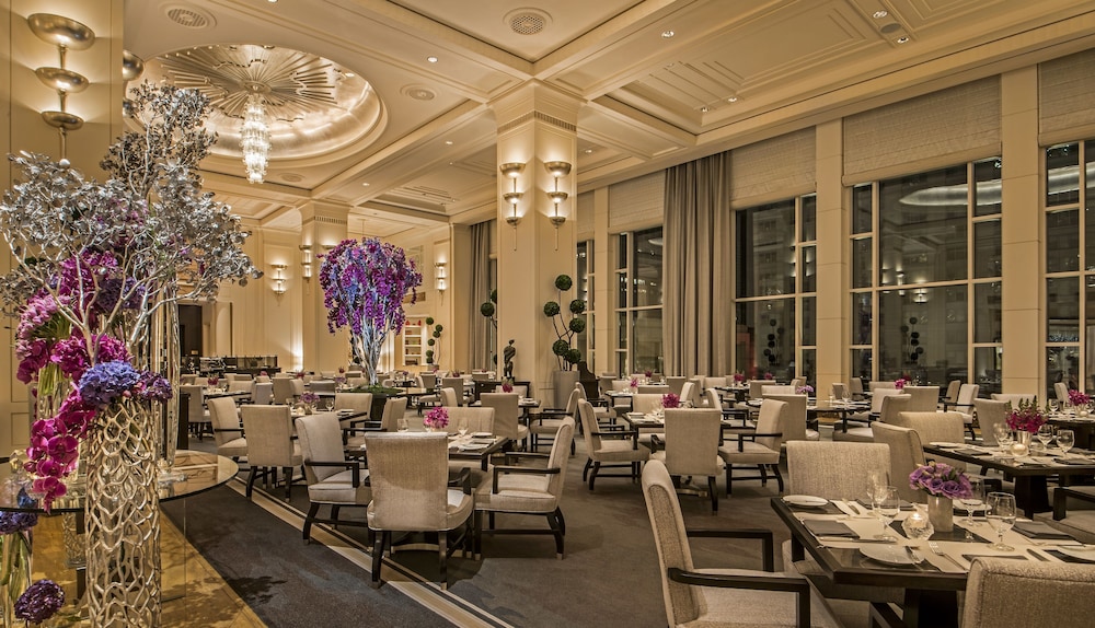 The Peninsula Chicago Hotel 49/55