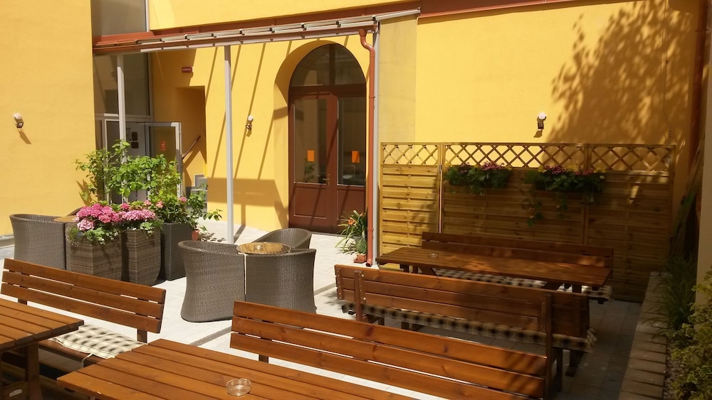 Ambiance Hotel 7/50