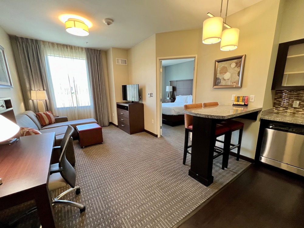 Staybridge Suites Carlsbad/San Diego 54/73
