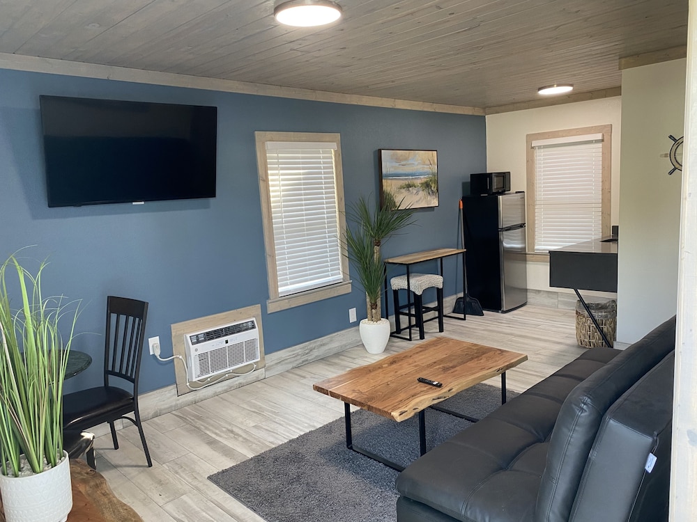 Gulf Coast Inn 28/50