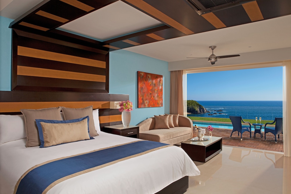 Preferred Club, Swim Out, Junior Suite, King Bed
