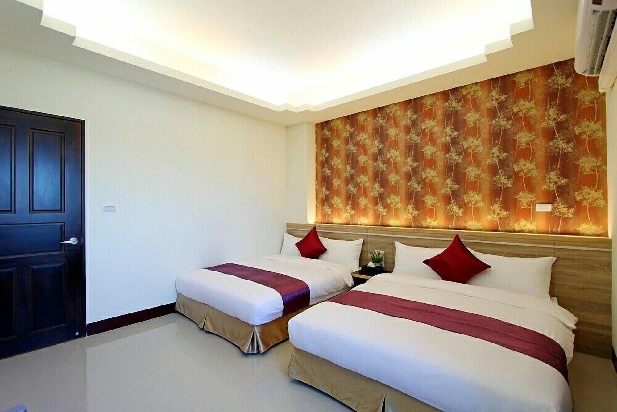 1 BEDROOM, GRAND, QUADRUPLE