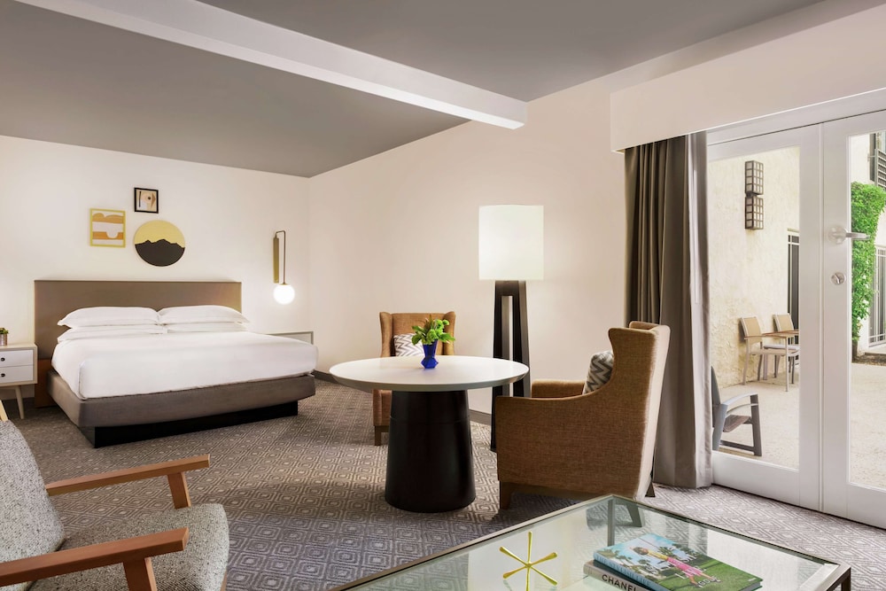 Hilton Scottsdale Resort & Villas 24/77
