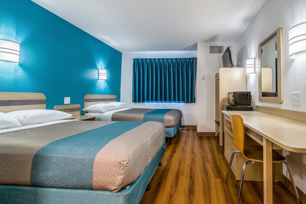 Motel6 West Des Moines, IA 28/52