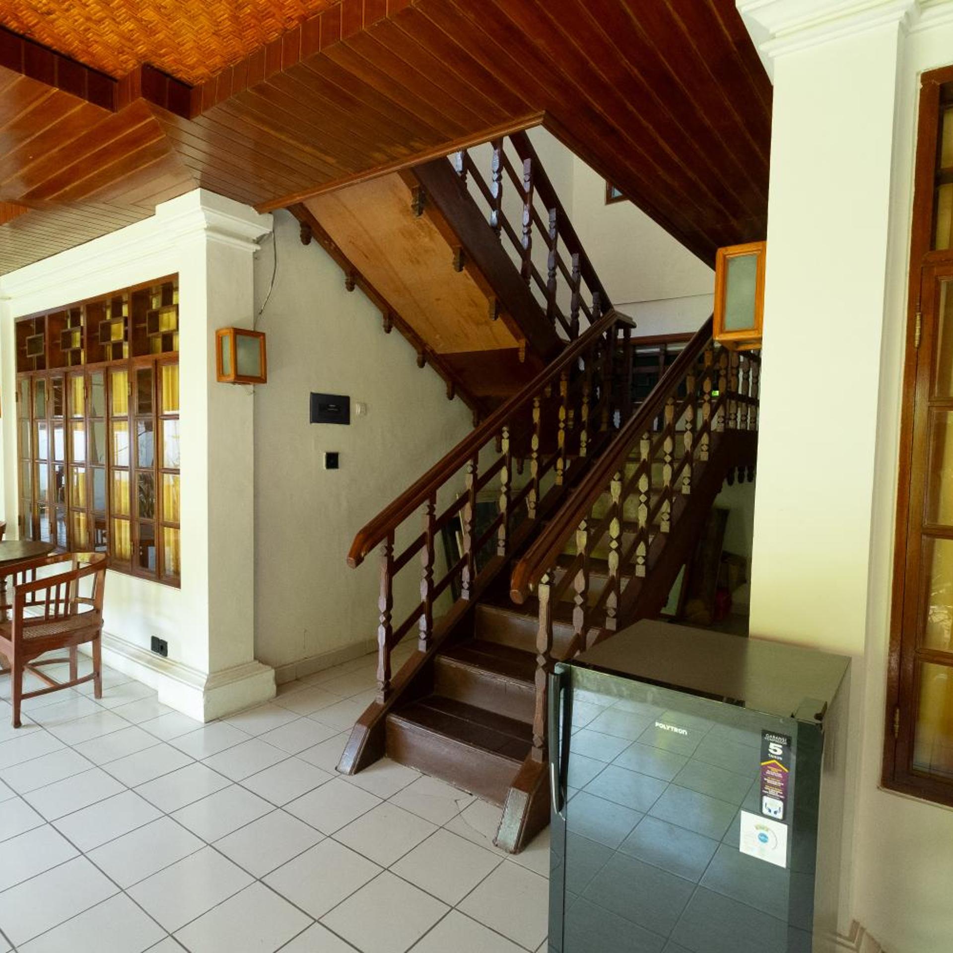 Uns Hotel 2/49
