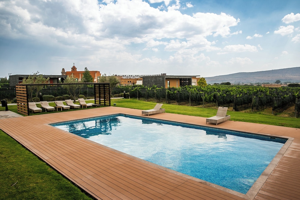 Hotel Tres Raices 50/55