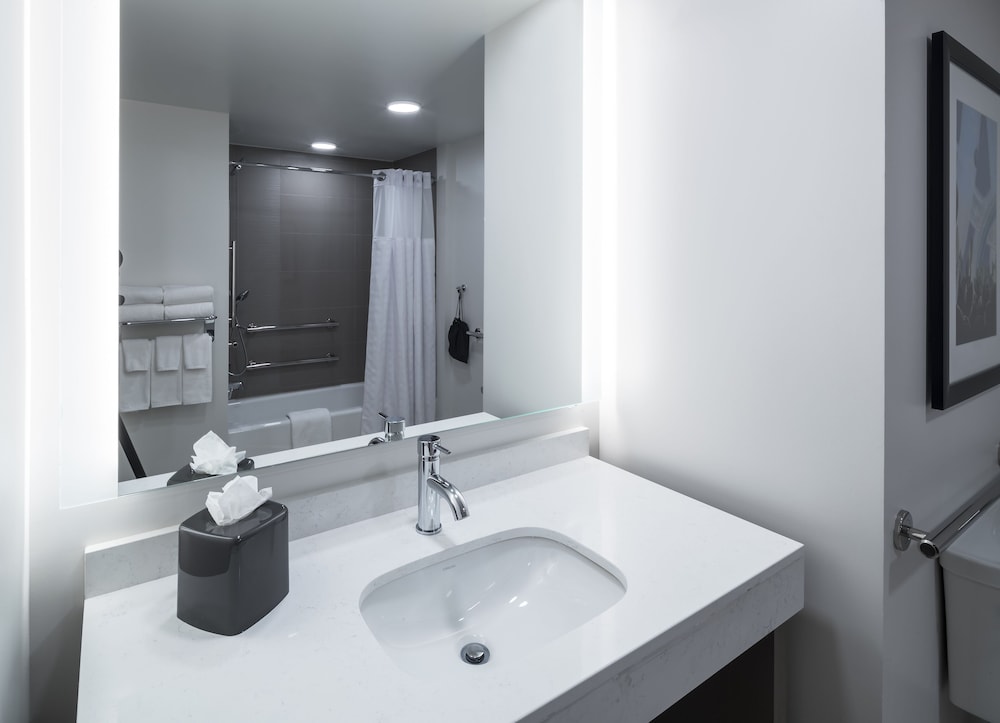 Hyatt Place Tempe/Phoenix/University 48/48