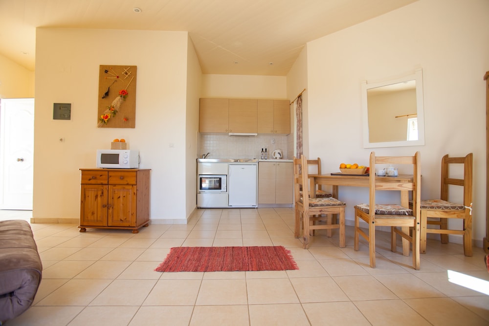 New Kydonia Suites & Studios 12/25