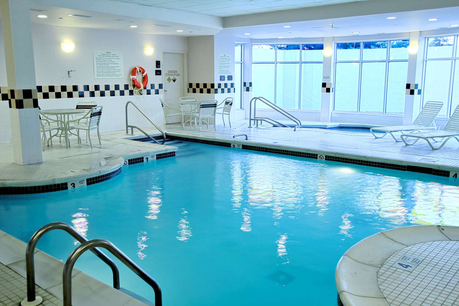swimming pool spa