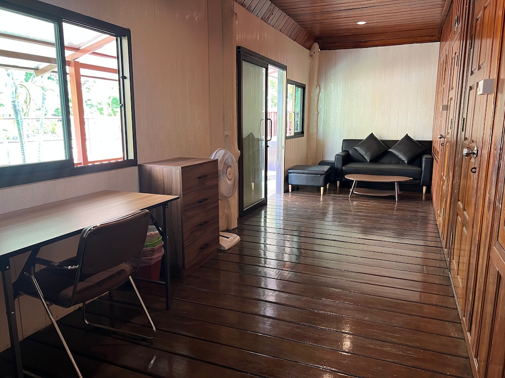 THARATHIP RESORT 52/68
