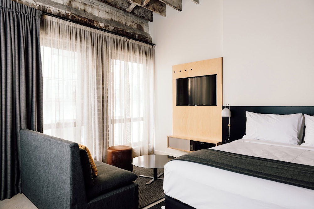 2 Bedrooms, Adjoining, Superior, Suite