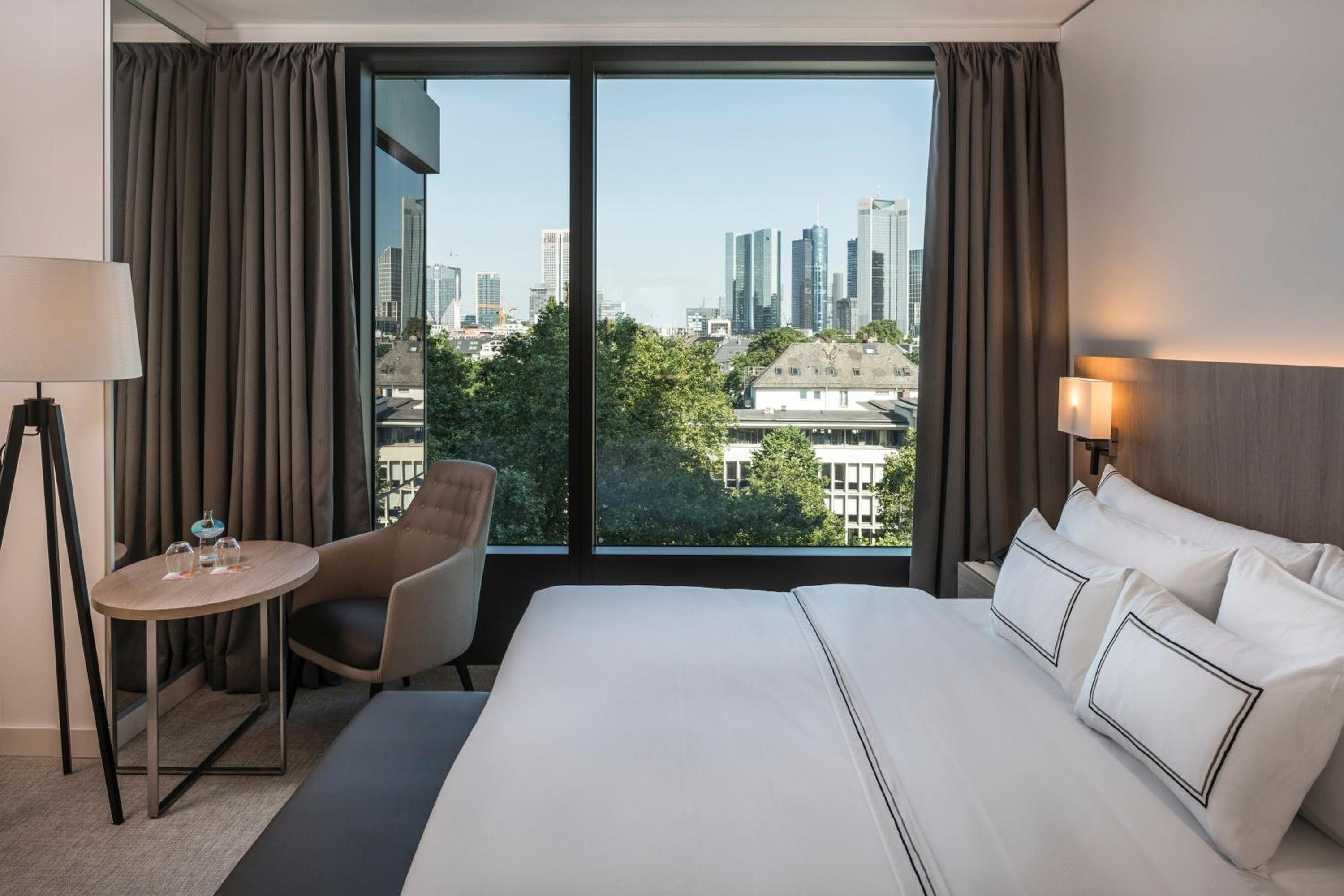 Melia, Guest Room, King Bed