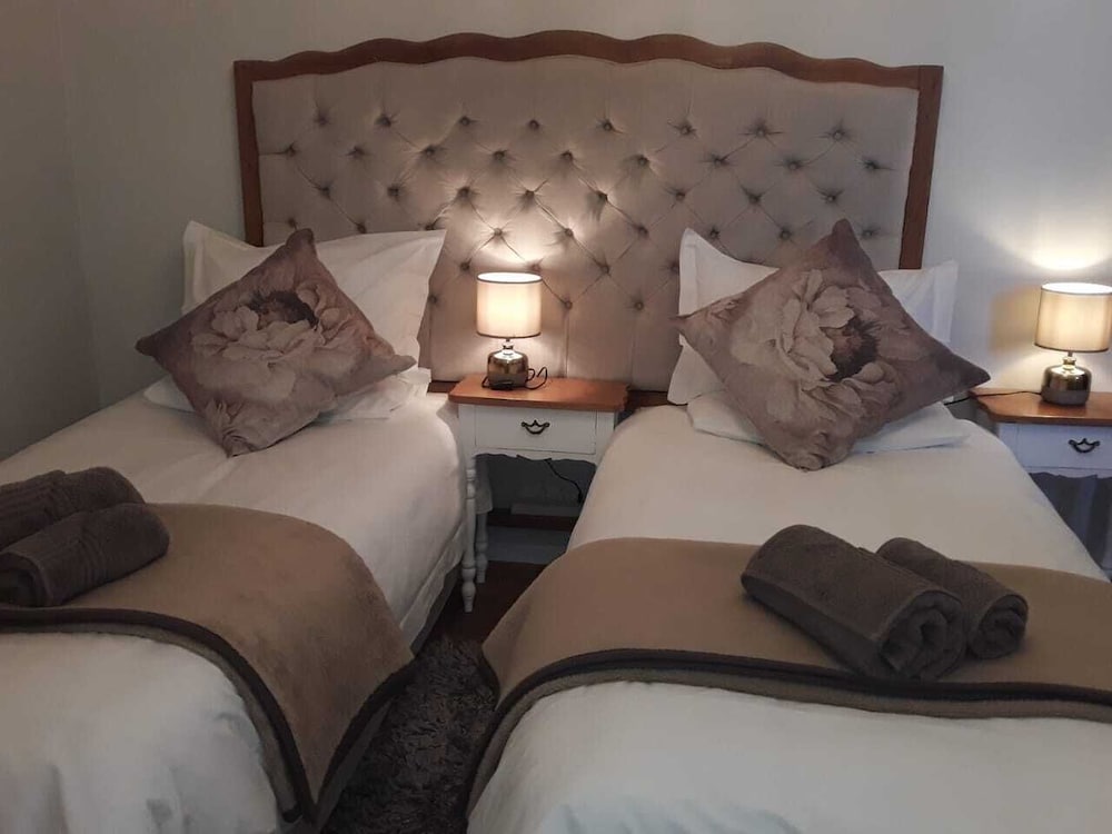 Dellville Country House & Cottages 9/50