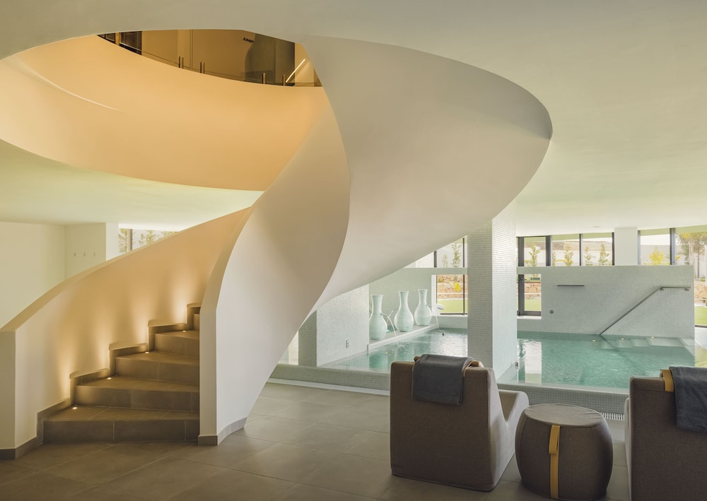 Longevity Health & Wellness Hotel 52/67