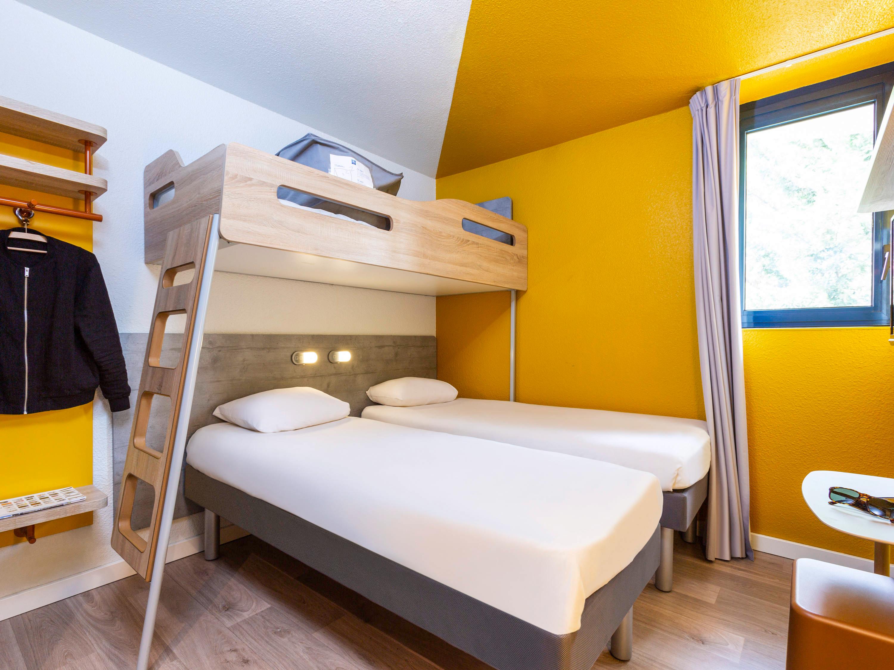 ROOM, TWIN BEDS, BUNK BED