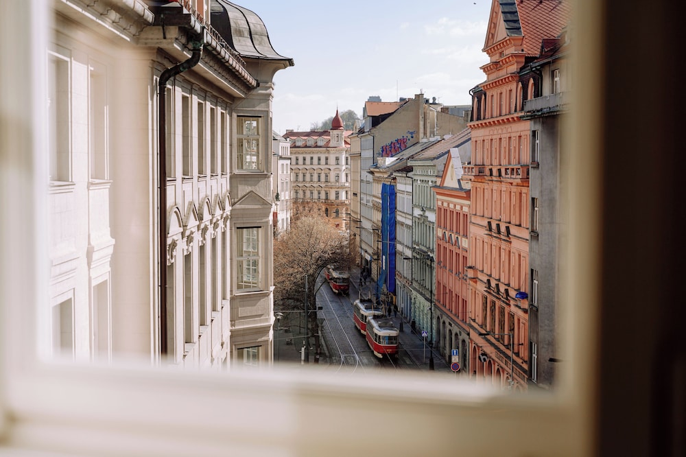 Andaz Prague 40/50