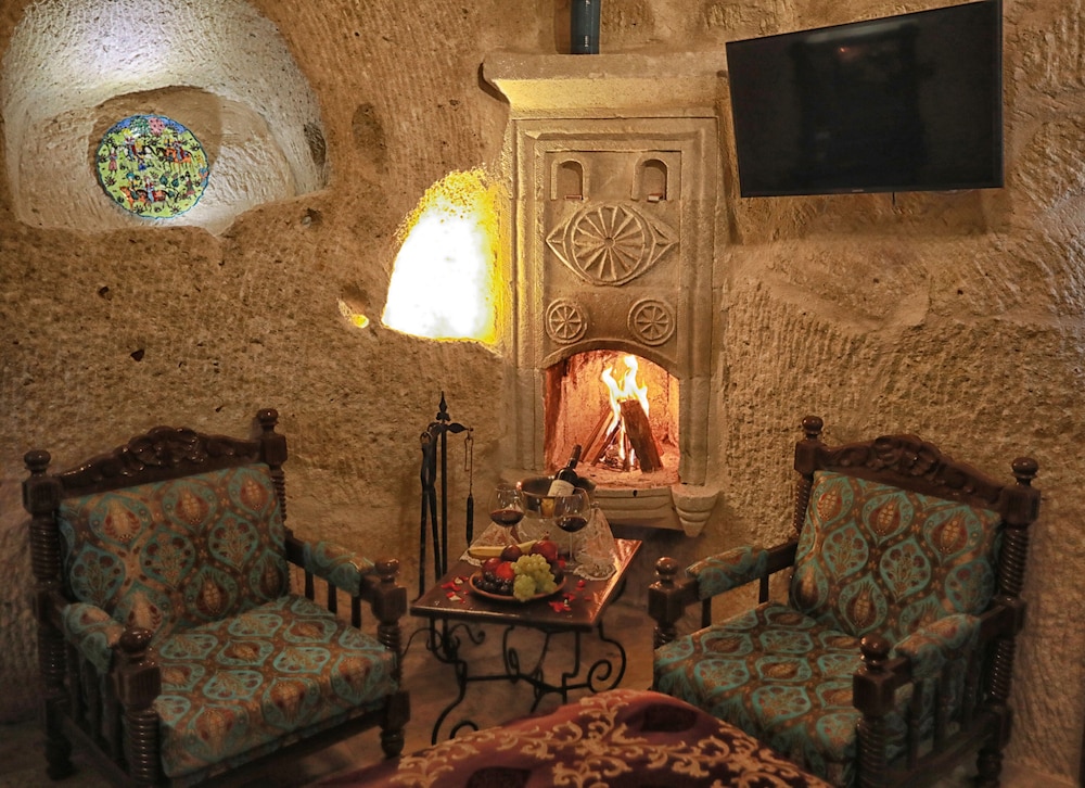Traveller Apos S Cave Hotel 48/76
