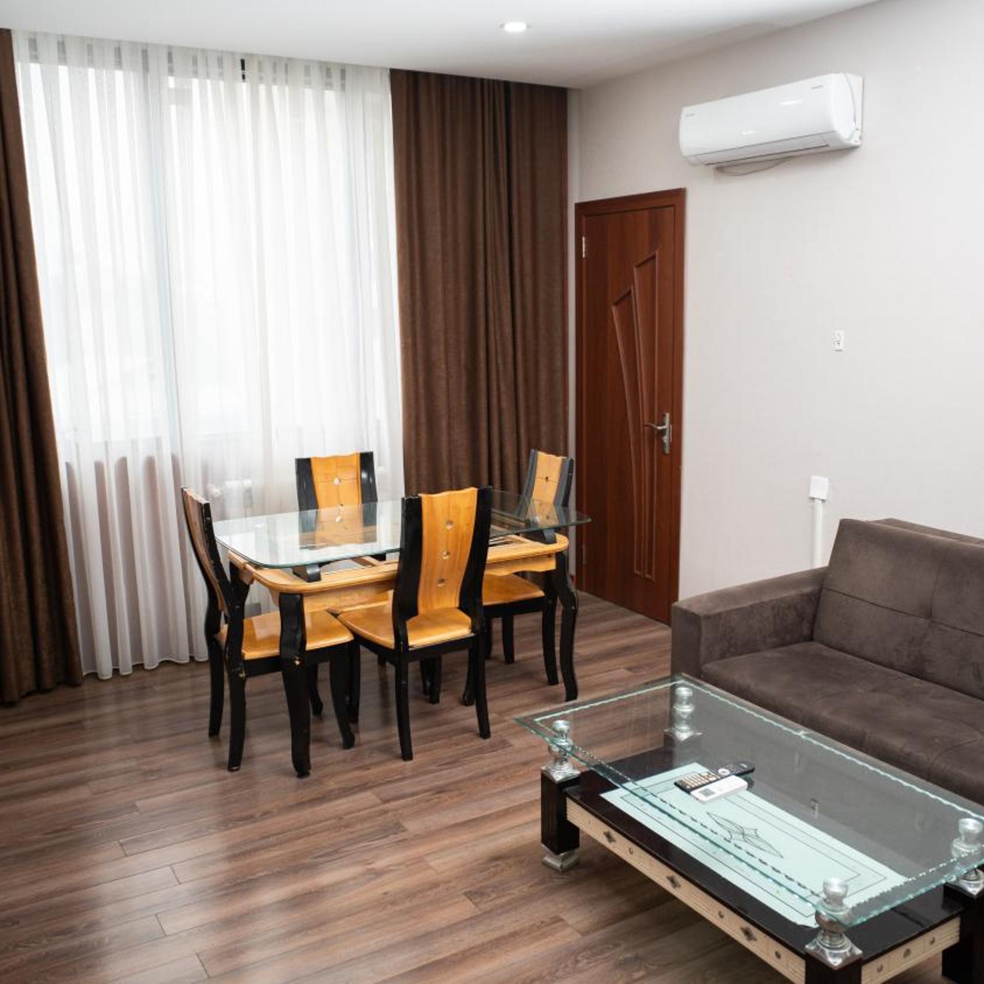 Consul Hotel 31/50